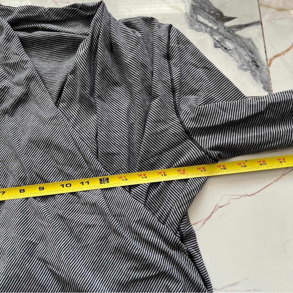 Lululemon Radiant Tonka striped long sleeve -Likely a size 6 - Picture 9 of 10